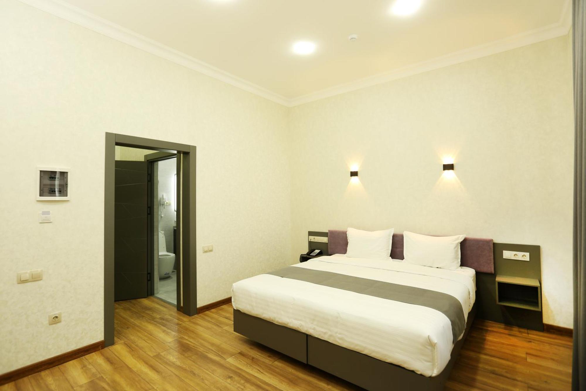 Parklane Hotel Tashkent Exterior photo