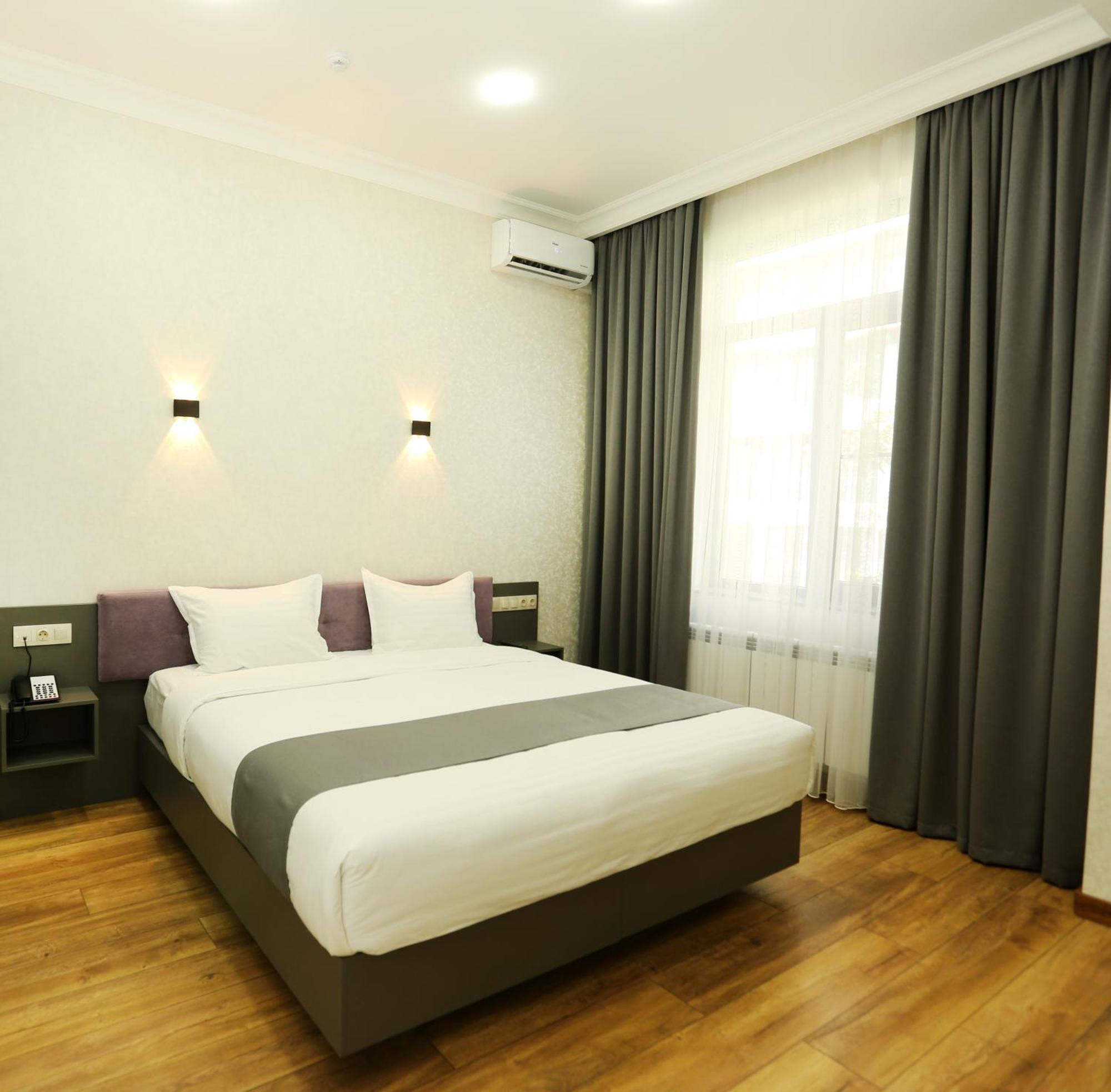 Parklane Hotel Tashkent Room photo