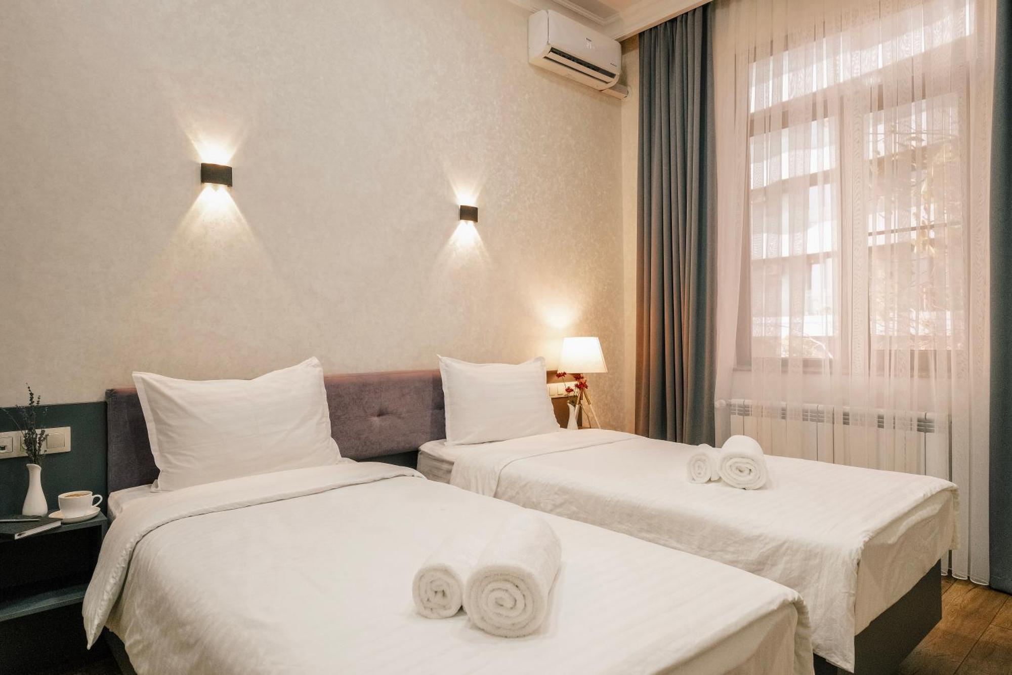 Parklane Hotel Tashkent Exterior photo